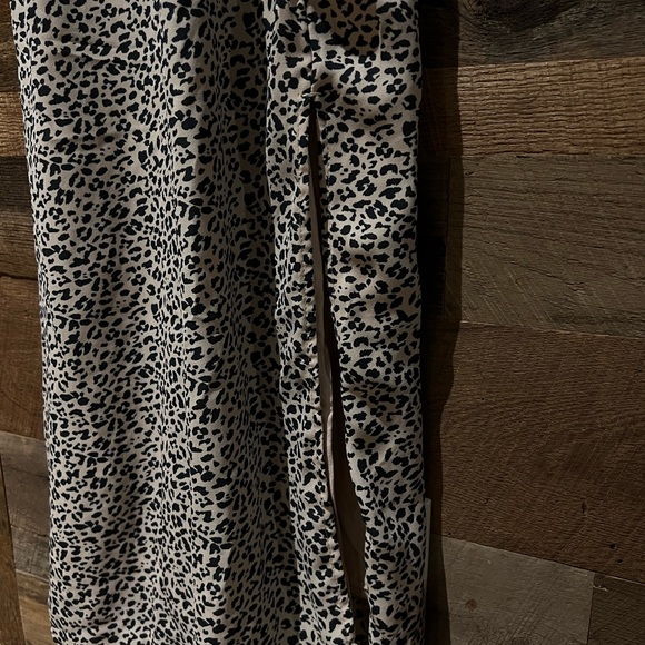 Women’s Abercrombie and Fitch Leopard Print Midi Dress - Picture 2 of 9